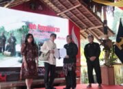 BUPATI PANGANDARAN TERIMA SERTIFIKAT KIK DARI BARESAN OLOT MASYARAKAT ADAT (BOMA)