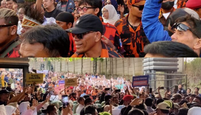 Dikdik Pensiun Gayung Bersambut Ribuan Massa Menanti Di Pintu Gerbang