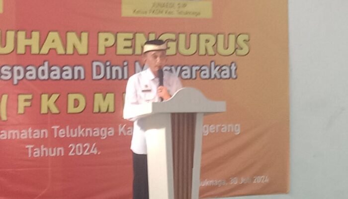 Camat Teluknaga Bacakan Ikrar Dalam Acara Pengukuhan Pengurus FKDM