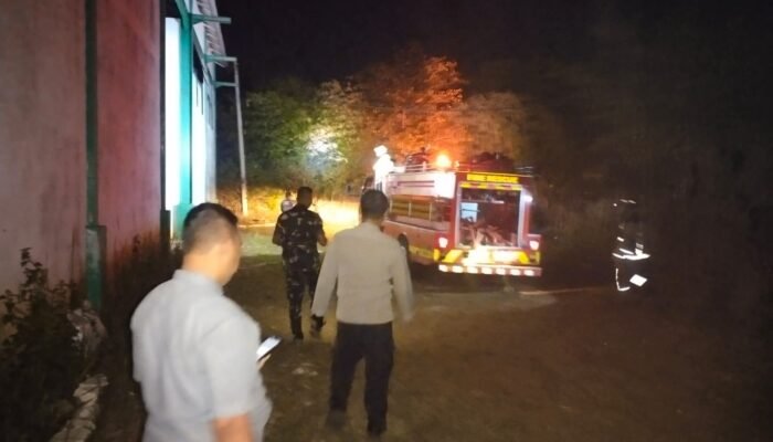Polsek Cibatu Cek TKP Kebakaran Lahan