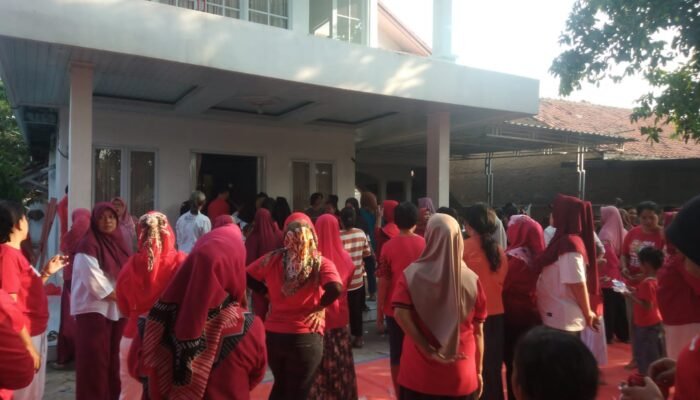 Meriahkan HUT RI ke 79 Anggota Dewan Provinsi Banten, Barhum HS Gelar Lomba Disambut Antusias Kaum Ibu-ibu