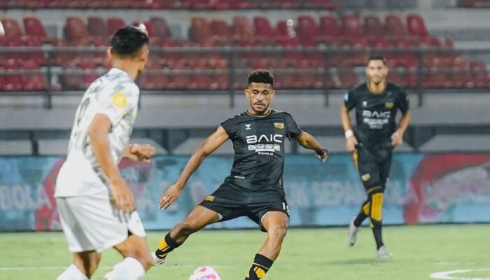Persaingan Ketat Persib Bandung vs Dewa united Berlaga Hasilkan Seri 2-2
