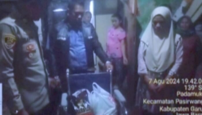 Polsek Pasirwangi Besuk Korban Tersengat Listrik