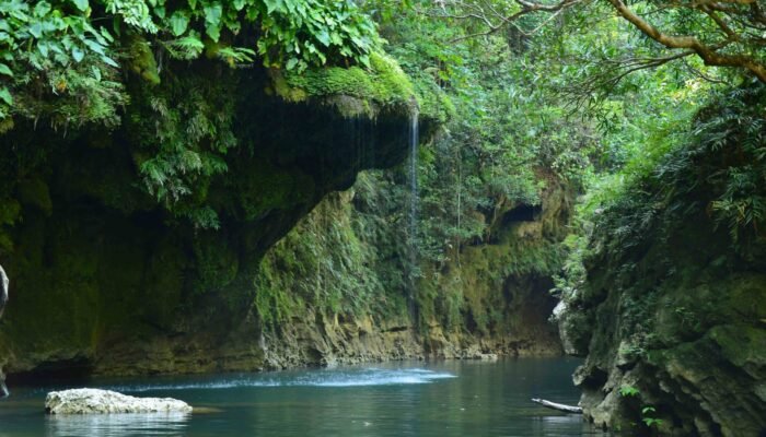 Keindahan Green Canyon Di Kabupaten Pangandaran Jawa Barat