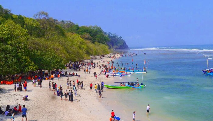 Pantai Pangandaran Barat Menjadi Sasaran Plancong Wisatawan
