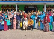 Peduli UMKM, Cabup Eman Diserbu Ratusan Ibu Ibu Pengajian.