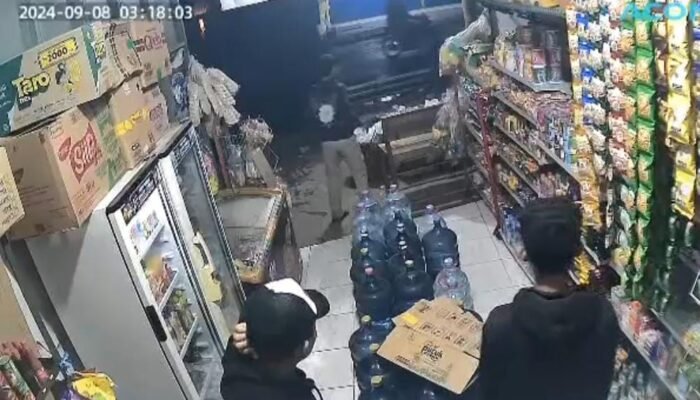 Geng Motor Serang Warga Terekam Kamera CCTV Di Tasikmalaya