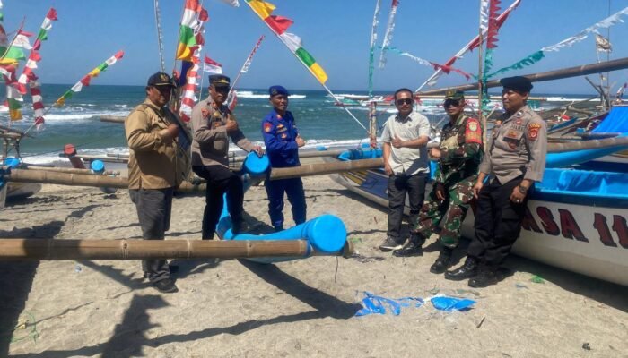Tasyakur Nelayan Pelabuhan Cimari Garut, Pengamanannya Dilaksanakan Oleh Sat Pol Airud Polres Garut