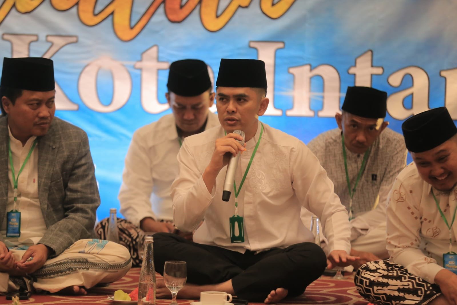 Dalam kesempatan tersebut Kapolres Garut, AKBP Mochamad Fajar Gumilang, turut memberikan himbauan terkait pentingnya menjaga solidaritas, toleransi diantara seluruh elemen masyarakat,