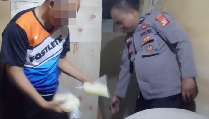 15 Bungkus Plastik Berisi Miras Ciu Dalam Operasi KRYD Diamankan Polsek Leles