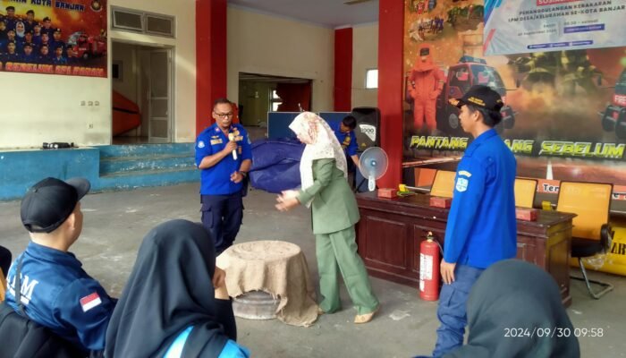 UPTD Damkar Kota Banjar Edukasi LPM Terkait Langkah Penanggulangan Kebakaran