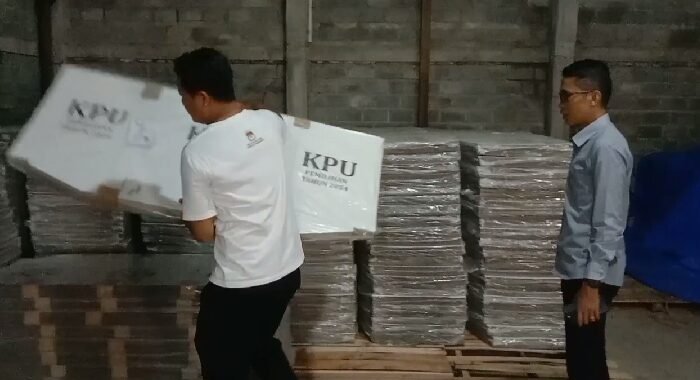 KPU Pangandaran Terima Logistik Pemilu Untuk Pilkada Dan Pilgub Jabar 2024