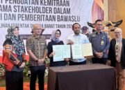 Diskominfo Jabar Bersama Bawaslu Jabar Tandatangani Komitmen Bersama