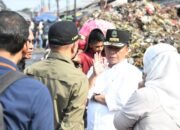 Sekda Herman Suryatman Tinjau Kondisi Sampah di Pasar Caringin Bandung
