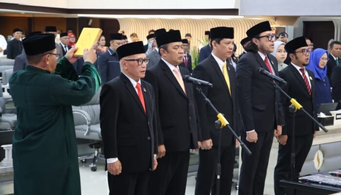 Rapat Paripurna Pengucapan Sumpah atau Janji Pimpinan DPRD Jawa Barat Periode 2024-2029