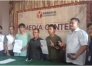 Relawan Paslon Garasi Nomor Urut 2 Syakur-Putri Laporkan Ke Bawaslu Garut, Diduga Gara-gara Rusak APK