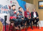 Batik Fashion Lunch, Golden Tulip Pontianak Beragam Warna Sejuta Asa “Batik SaMer Goes to Hotel”