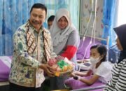Temui Pasien Talasemia Di RS Guntur, Pj. Bupati Garut Barnas Adjidin Berikan Pasien Dan Keluarga Tetap Semangat