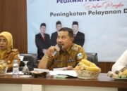 Barnas Adjidin Dorong Perbaikan dan Penguatan Pelayanan di Perumda BPR Garut
