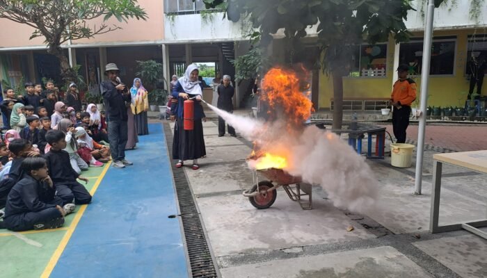 BMH Jabar Kolaborasi Dengan Sekolah Binekas Gelar Event Mitigasi Bencana Untuk Siswa dan Guru