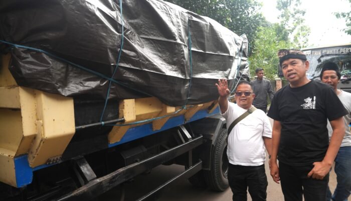 Korban Bencana Banjir dan Tanah Longsor Terima Bantuan KDM