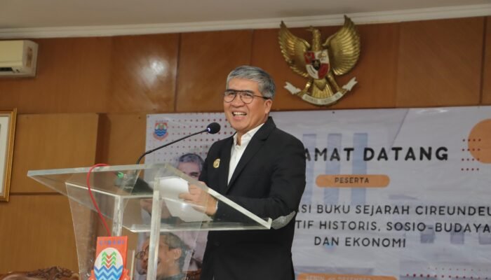Lewat Buku Sejarah Cirendeu Pemkot Cimahi Kenalkan Keunikan Kampung Adatnya