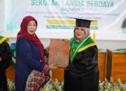 50 Lansia Garut Ikuti Wisuda Program Inklusi Aisyiyah