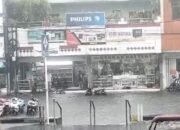 Hujan Deras Dengan Intensitas Tinggi Sebabkan Kota Tasikmalaya Dikepung Banjir