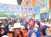 Gerak Jalan Sehat Bupati Bandung Bedas Ajak Semua Pihak Mendukung dan Berkomitmen Meningkatkan Pelayanan Publik