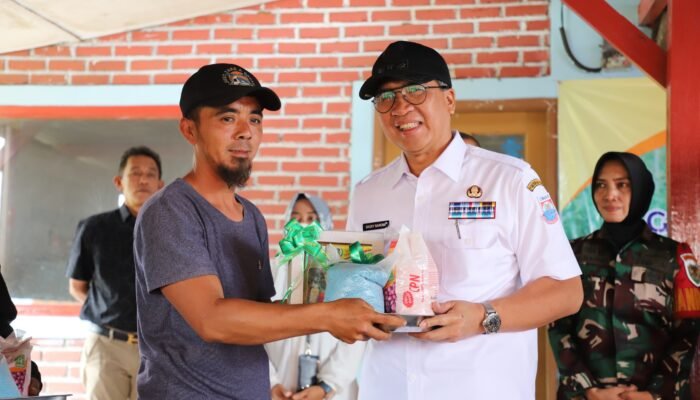 Bantuan Sarana Budidaya Pertanian Pada Petani Cabai Diserahkan Oleh Pemkot Cimahi