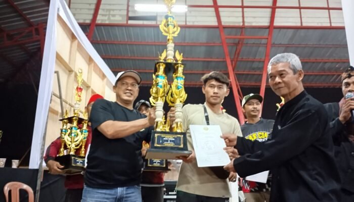 Juara Umum Kontes Ternak Ayam Pelung Diraih Oleh DPD HIPPAPI Kabupaten Garut