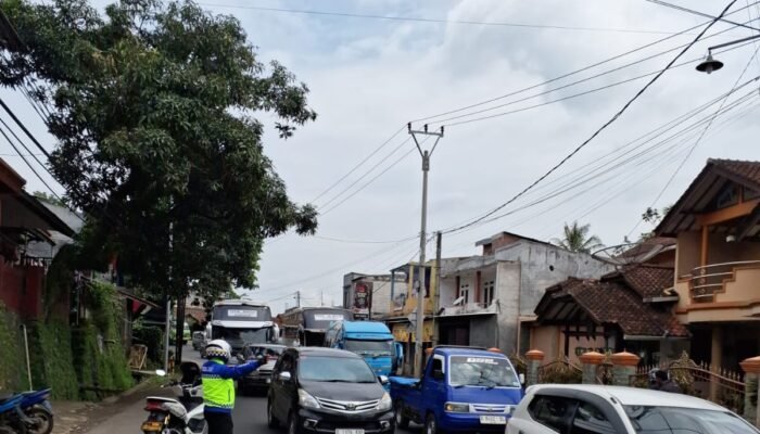 Jalur Selatan mulai Mengalami Kepadatan Arus Lalu Lintas, ” Polisi Lakukan ini
