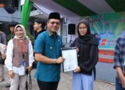 Kado Akhir Tahun 2024, Bupati Bandung Dadang Supriatna Bagikan Secara Gratis 8.305 Lembar Ijazah yang Tertahan di Sekolah