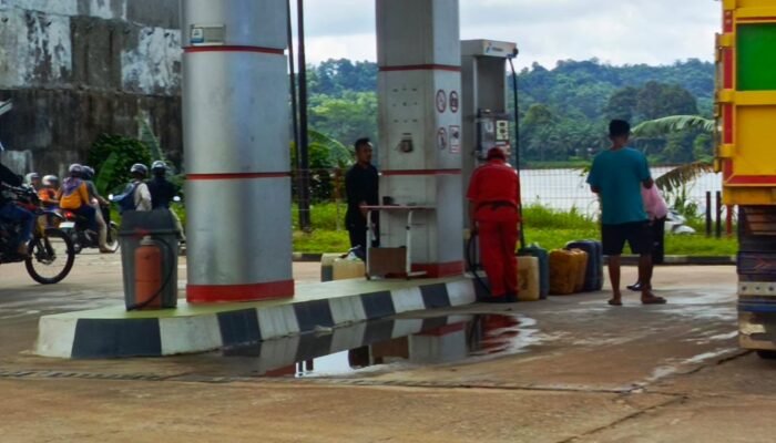 Warga Menjerit Akibat Dugaan Penyimpangan BBM Subsidi di SPBU 64.785.04 yang Penuh Jerigen