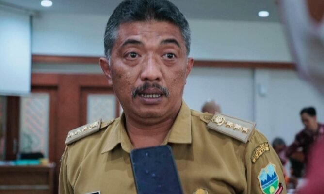 Komisi I DPRD Majalengka Kunjungan Kerja Ke DPMD Kabupaten Garut Studi Banding Pengelolaan Desa