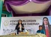 Tuti Turimayanti Mensosialisasikan Perda Pemberdayaan dan Perlindungan Perempuan di Desa Tanimulya