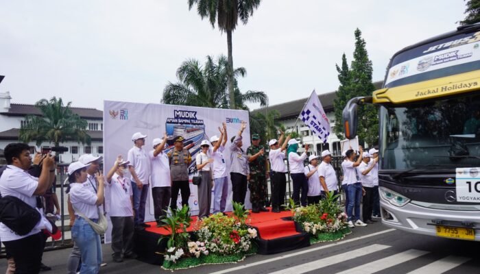 SEI Bersama Defend Id Berangkatkan 2.115 Pemudik Dalam Program “Mudik Aman Sampai Tujuan BUMN 2025”