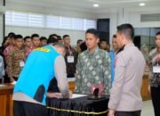 Kapolda Kalbar Pimpin Penandatanganan Pakta Integritas Penerimaan Taruna/i Akpol, Bintara, dan Tamtama Polri Tahun 2025.