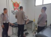 Panas Terik, Umayah Warga Kota Tasikmalaya Pingsan di Taman Alun-Alun Singaparna