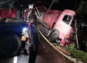 Truk Tangki Pertamina Mengangkut 16.000 liter BBM Jenis Petralit Mengalami Kecelakaan Tunggal, ” ini kronologisnya