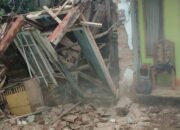 Akibat Hujan Lebat di Kota Wetan Garut, Robohkan Rumah Dedi Musadad (43)