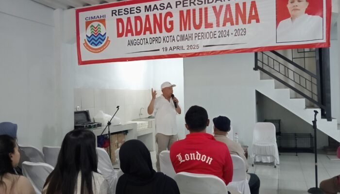 Anggota Dewan Cimahi Dadang Mulyana Siap Turunkan Biaya Pribadi Bantu Masyarakat RW 5 Leuwigajah Bersihkan Sampah