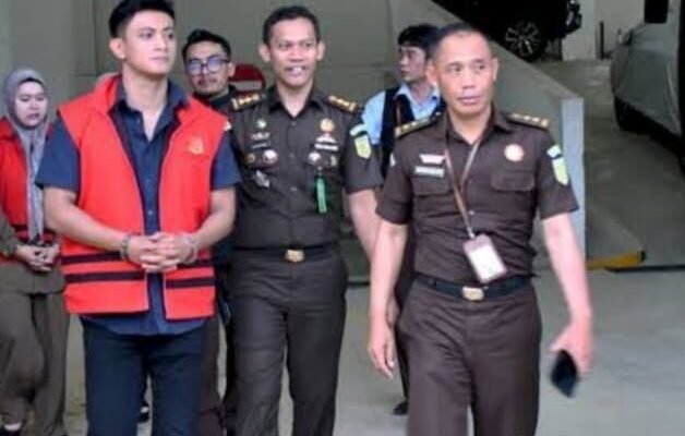 Korupsi Tanah Negara: Eks Sekda Bandung dan Pengelola Kebun Binatang Ditahan