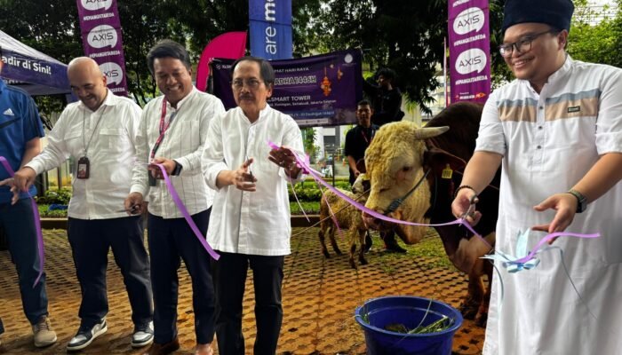 Semangat Berbagi: XLSMART dan Majelis Taklim Fasilitasi Kurban untuk Masyarakat di Berbagai Wilayah