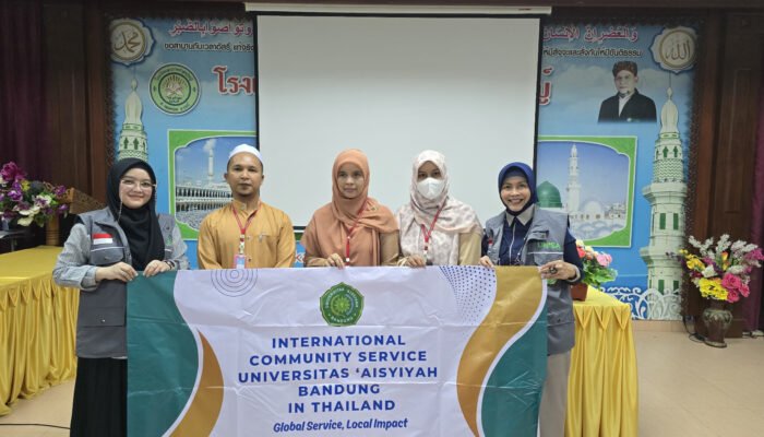 Be a Young Hero: UNISA Bandung Didik Pelajar Thailand tentang Pertolongan Pertama