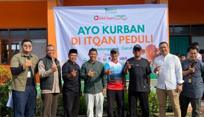 TEMAN KURBAN 1446 H: Itqan Peduli dan Eka Ramdani Tebar Senyum Kebaikan di Pelosok Garut Jatimulya