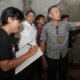 Ditreskrimsus Polda Kalbar Lakukan Olah TKP di Gudang Oli Ilegal Diduga Palsu di Kubu Raya