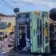Dua Mobil Truk Tabrakan Adu Banteng di Jalan Malangbong Garut