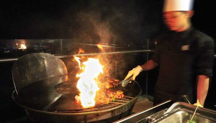 Flame & Grill: Sensasi Kuliner Premium di Bawah Gemerlap City Lights Bandung