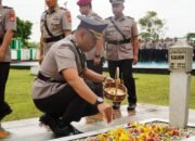 Polres Tasikmalaya Gelar Upacara Ziarah dan Tabur Bunga di Taman Makam Pahlawa, dalam Semarak HUT ke-77 Polwan